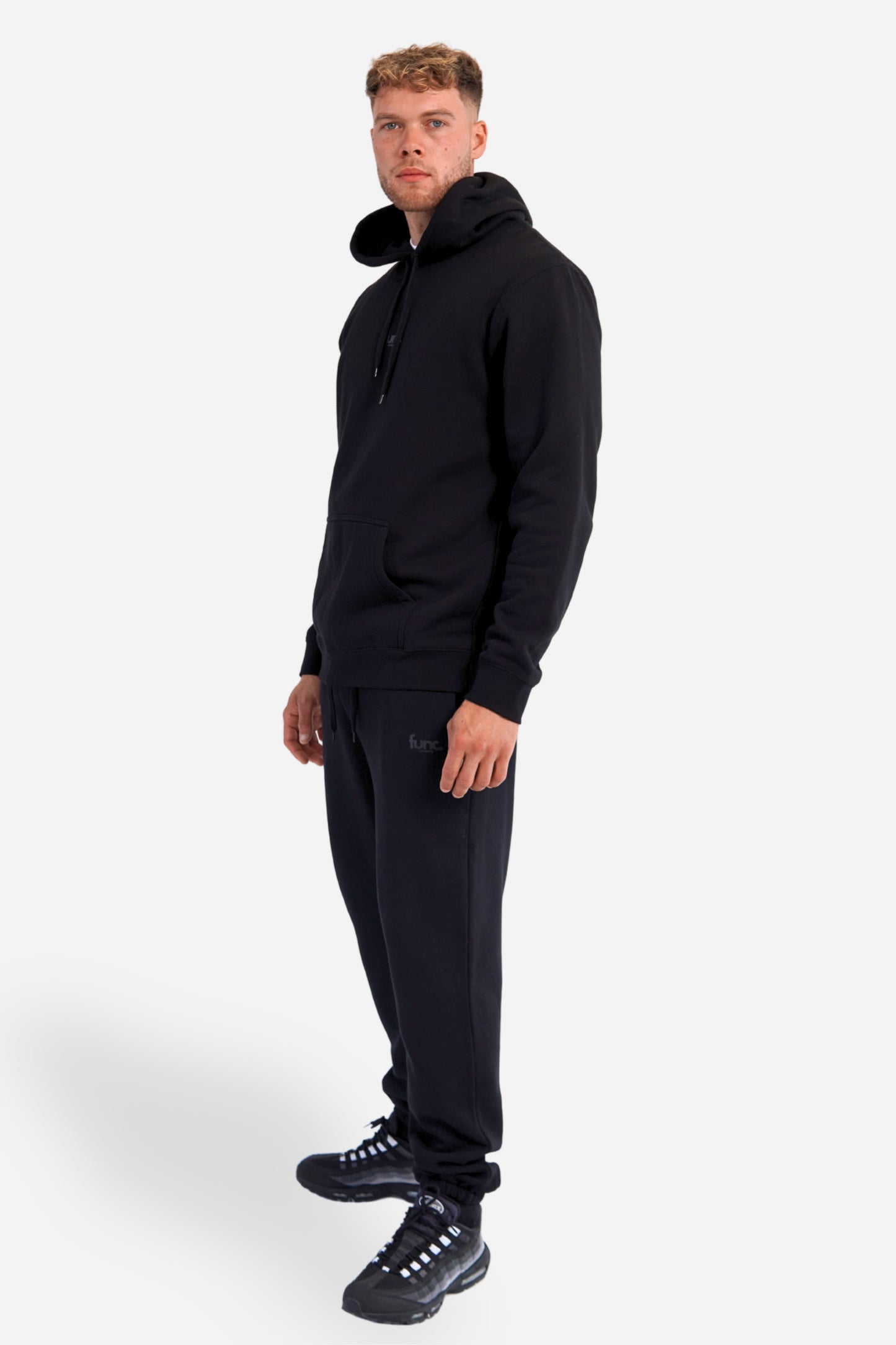 fitted hoodie | black / black