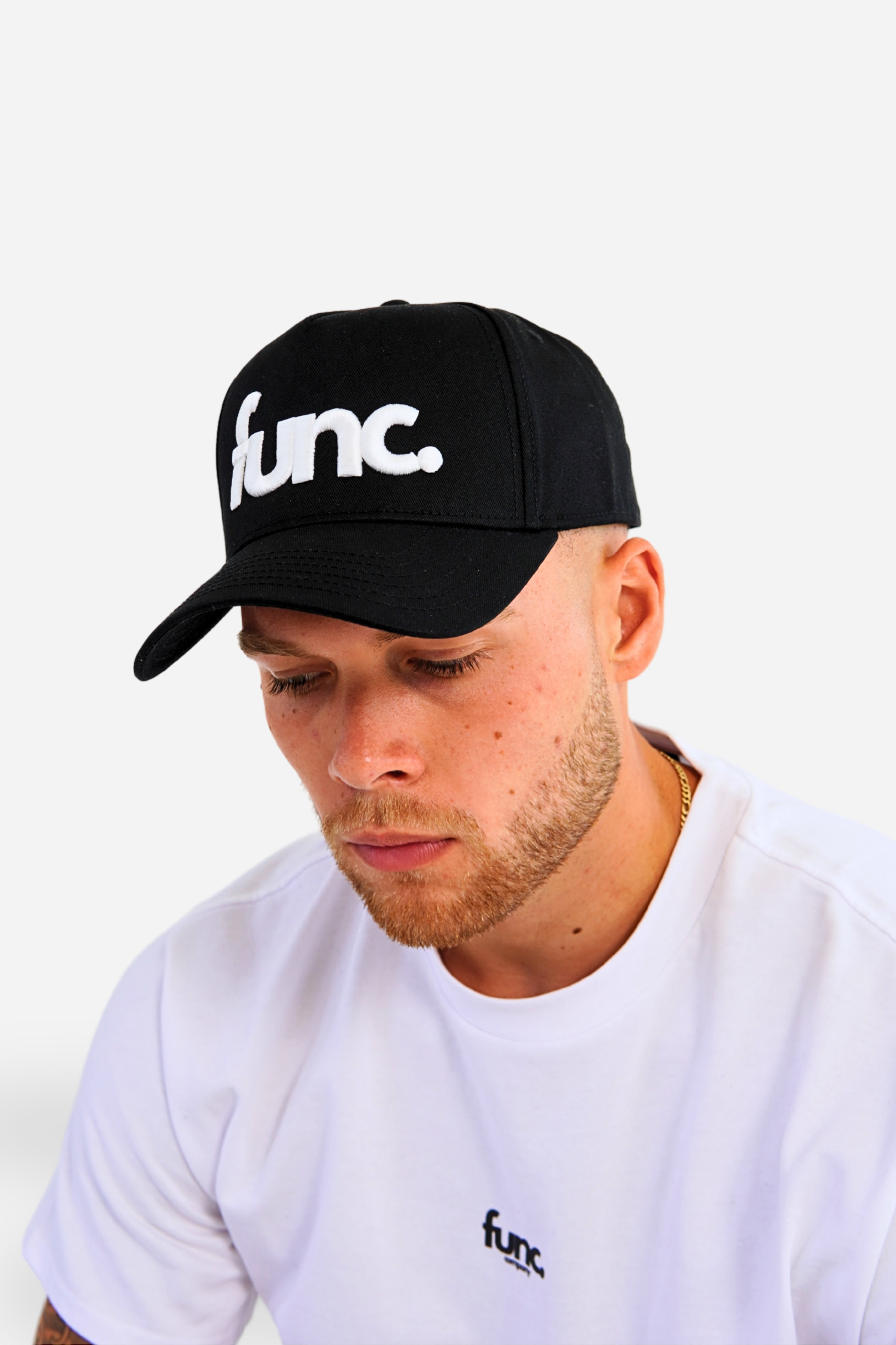 frame cap | black / white