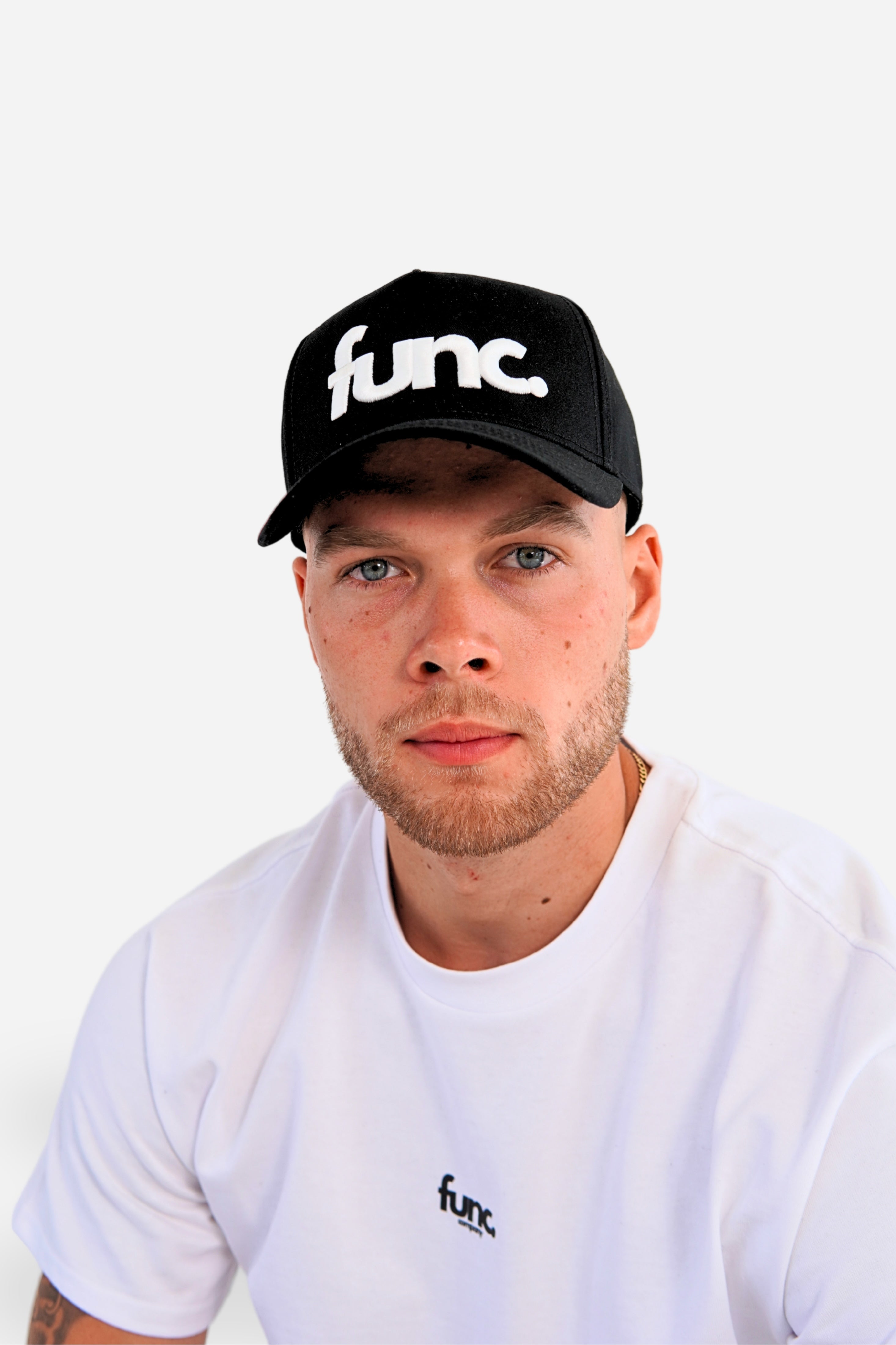 frame cap | black / white